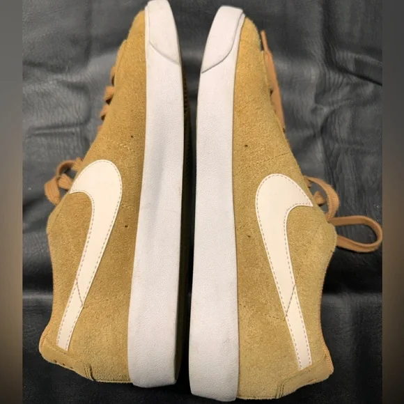 Nike SB Blazer Low Tan Suede - Picture 2 of 7